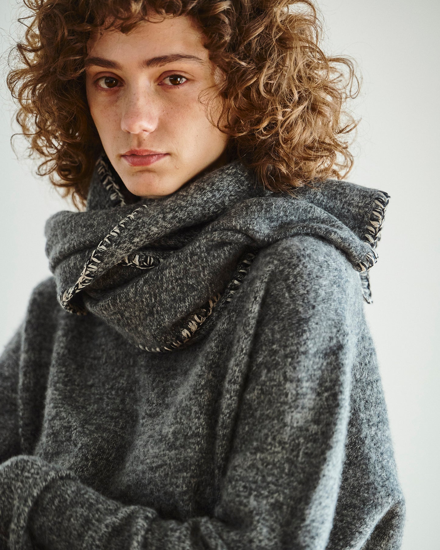 Scarf / HS Black White