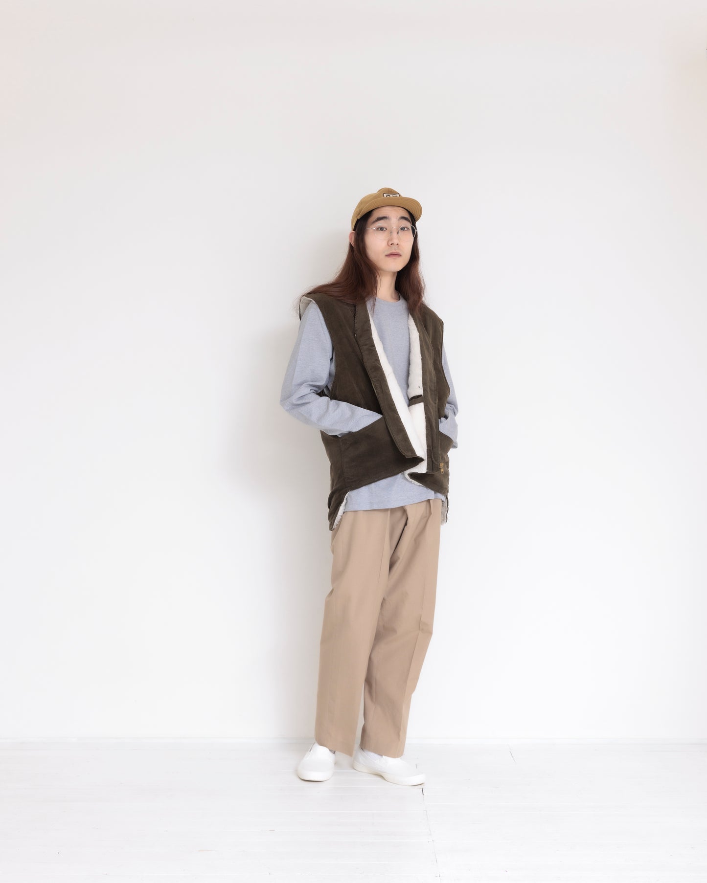 Corduroy Wool Boa Vest (Khaki/White)