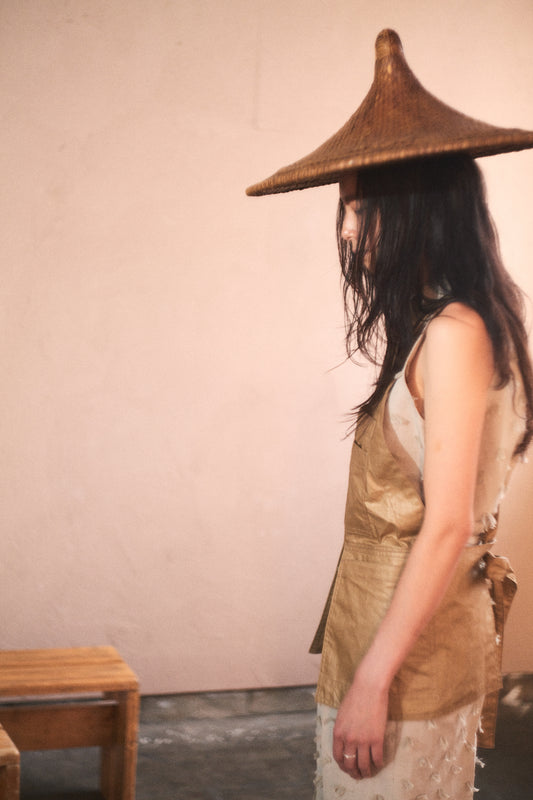 linen coating apron (beige)