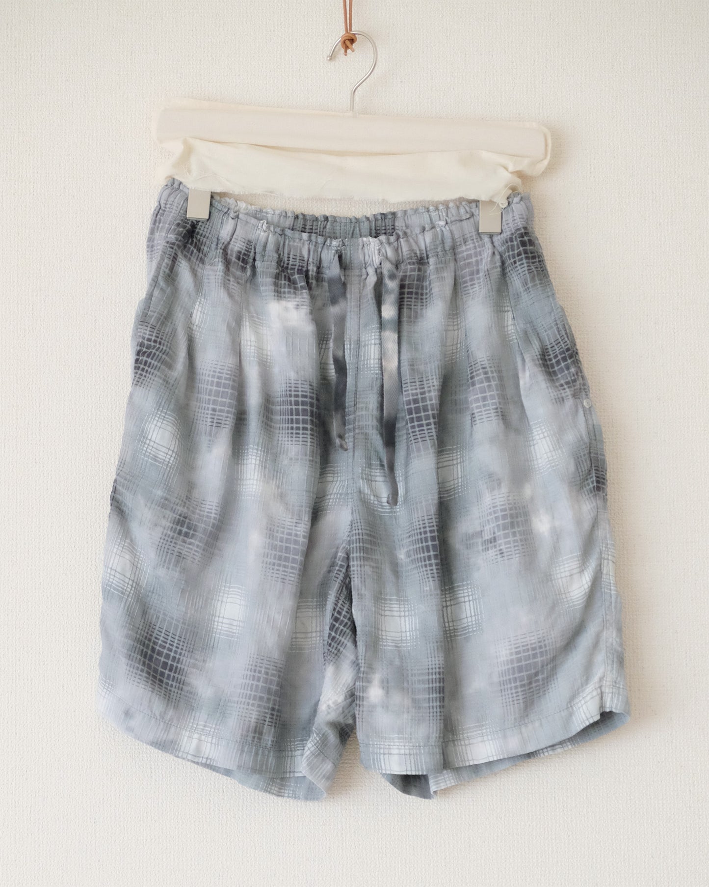OMBRE CHECK SHORTS / GRAY