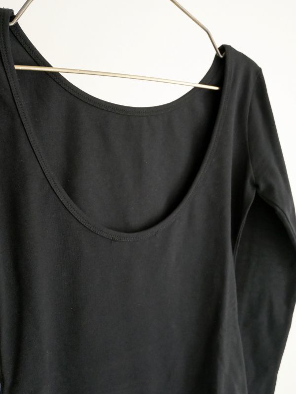 Fitted Body With Low Back / Black