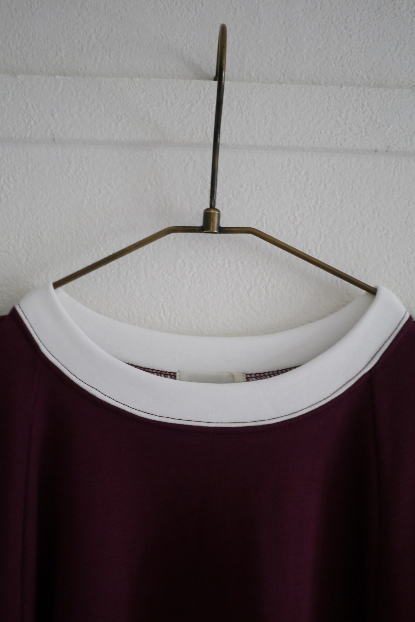 ball sleeve tee / wine