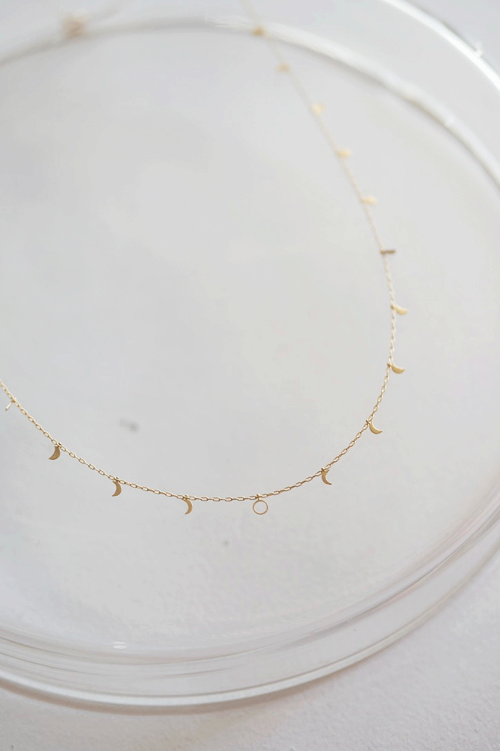 New Moon Necklace / 18K Gold