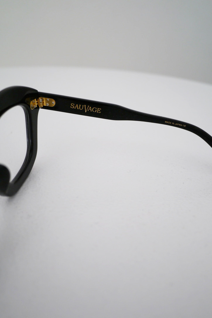REPUBLIQUE / Black