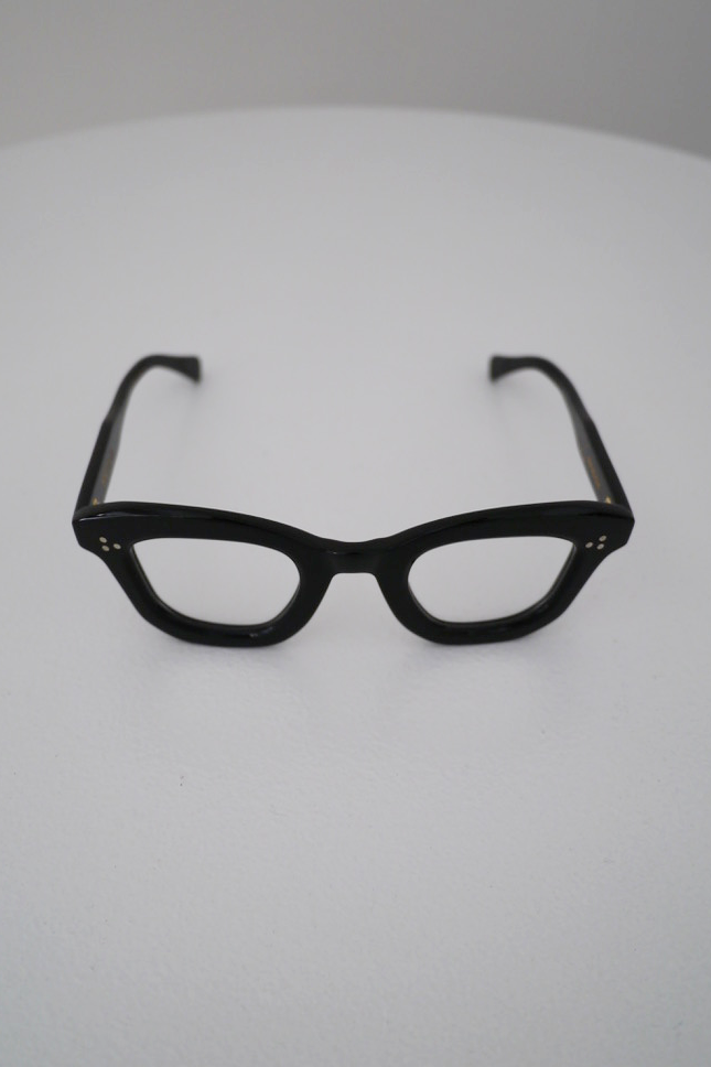 REPUBLIQUE / Black