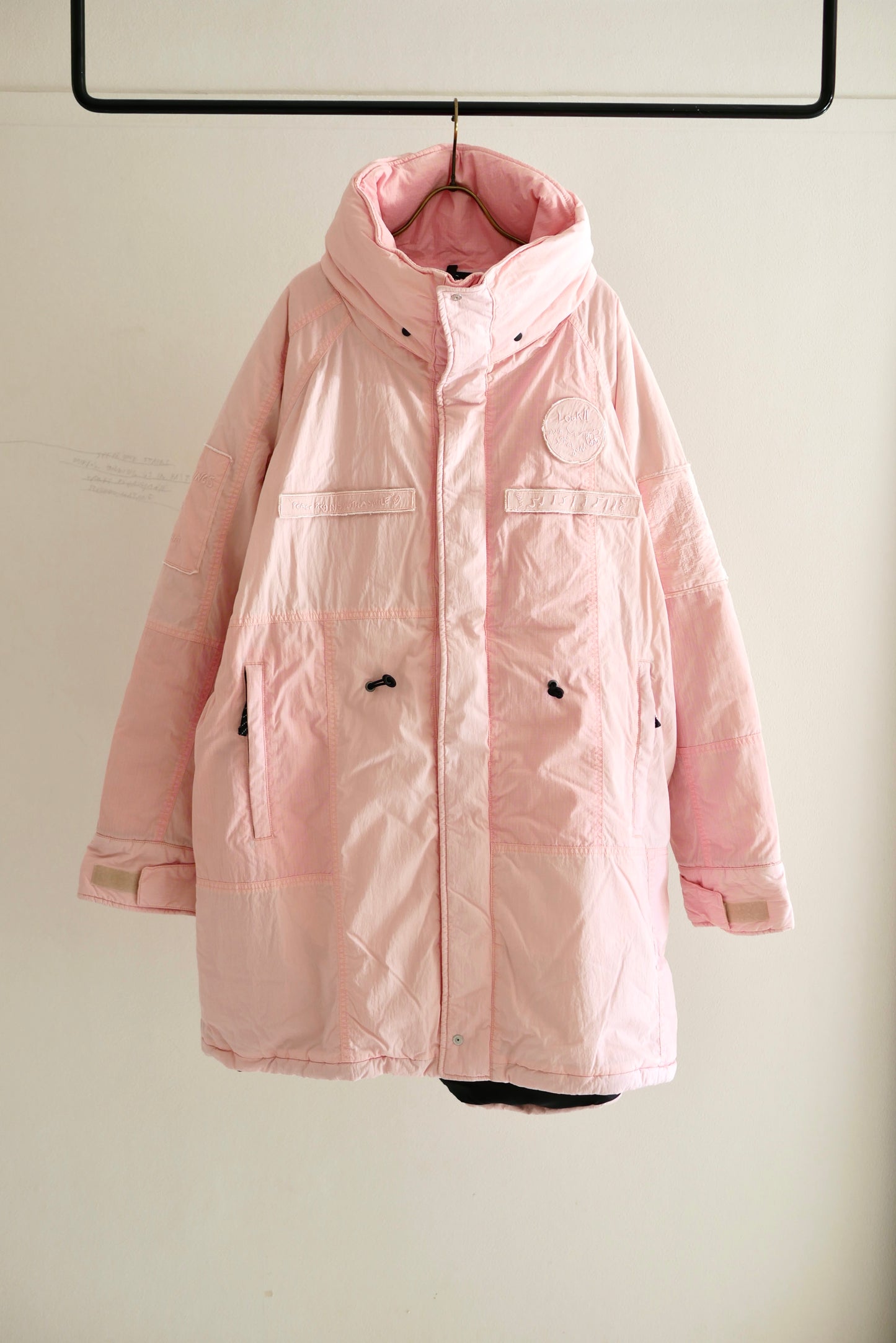 【10/17 12:00- ON SALE】INNAT x WILD THINGS / PADDED TACTICAL FIELD COAT (PINK)