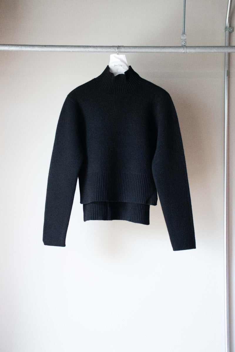 YAK high neck pullover