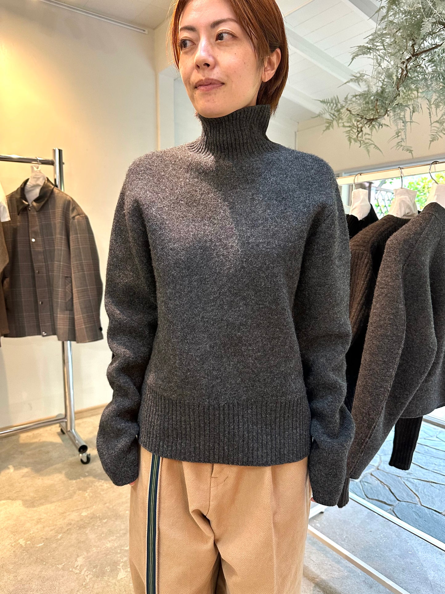 YAK high neck pullover