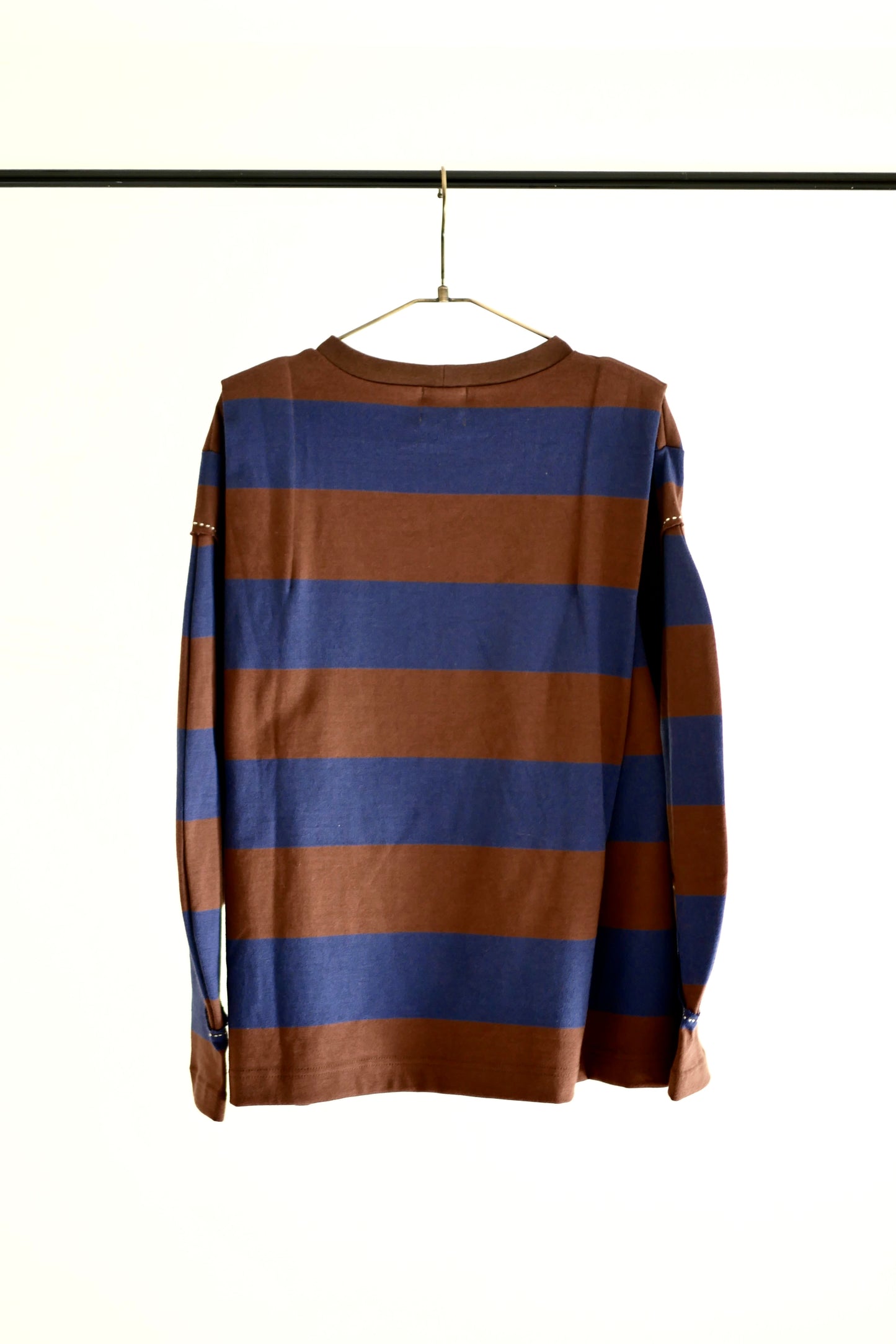 border big sleeve tee (navy x brown)
