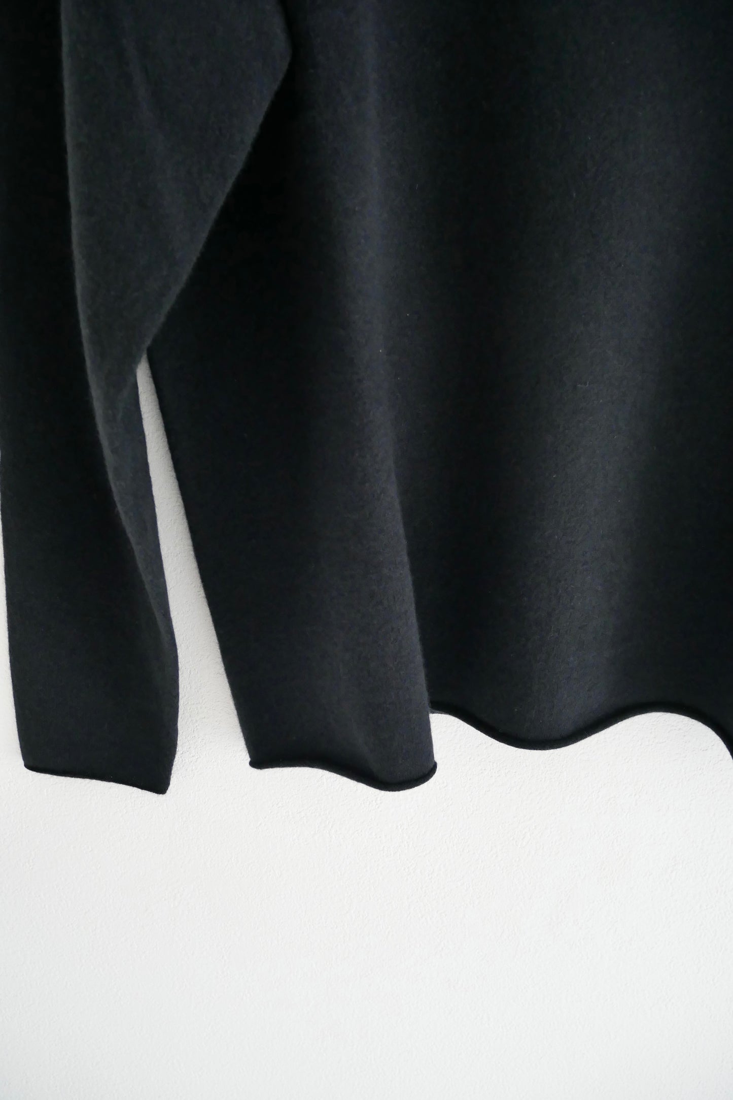 Crew Neck / Black