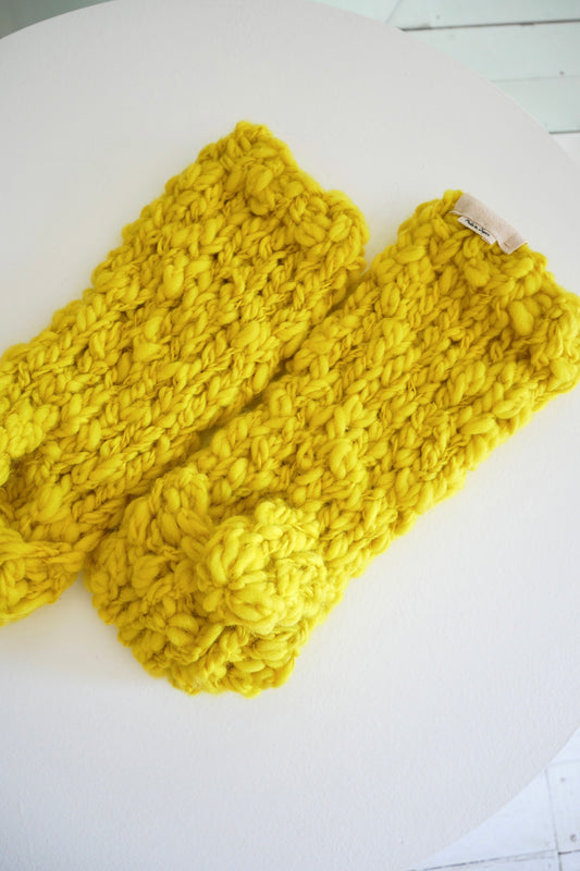 massive open hands mitten (yellow)