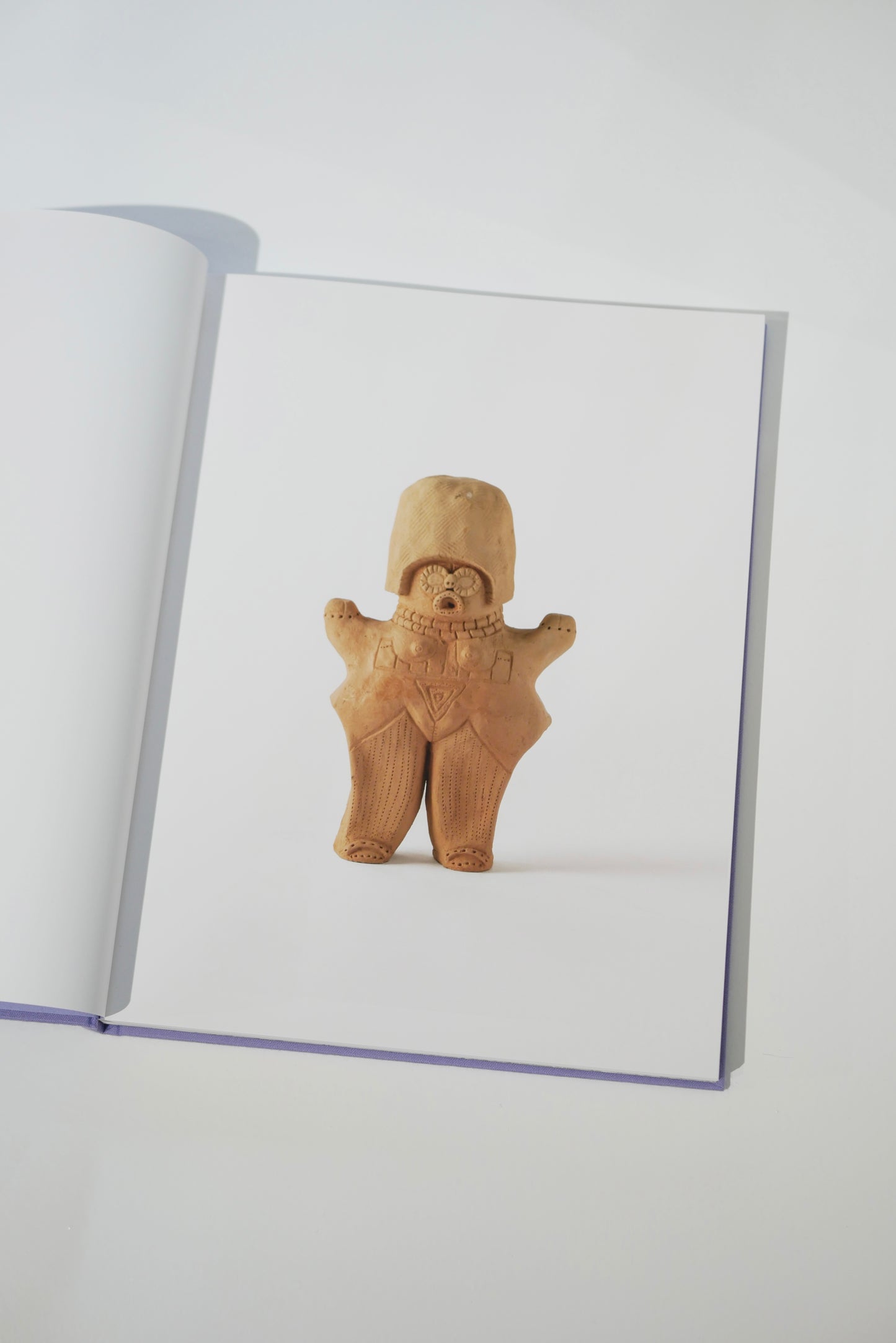 【Restocked】Hiroki Miura Book <a signed first edition>