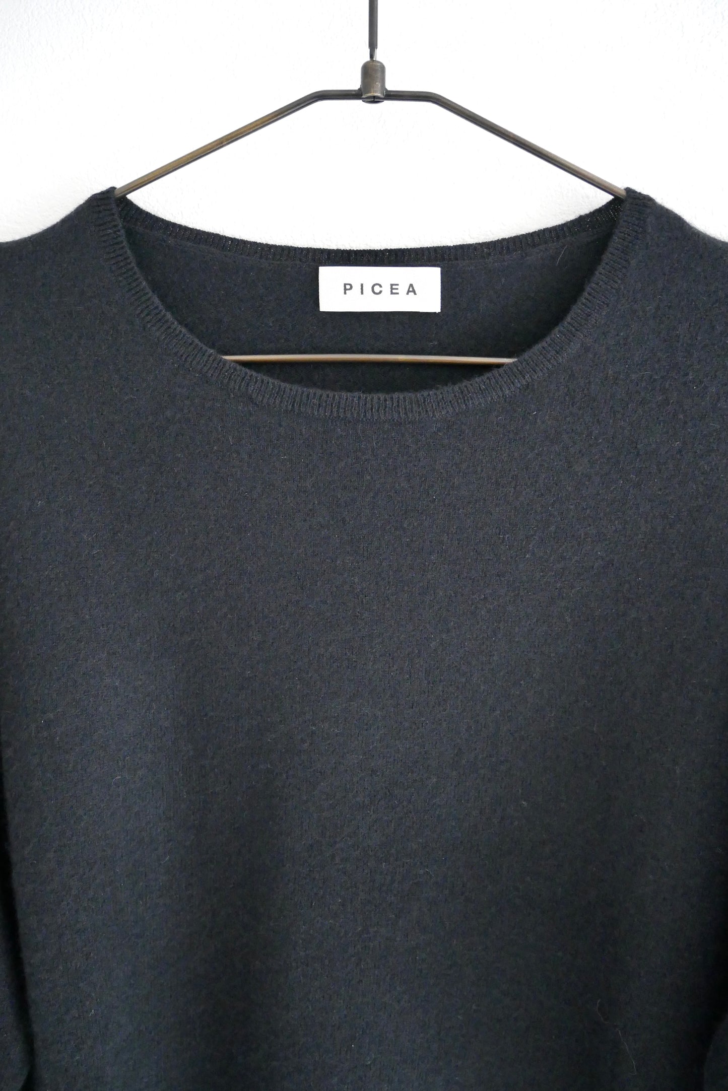 Crew Neck / Black