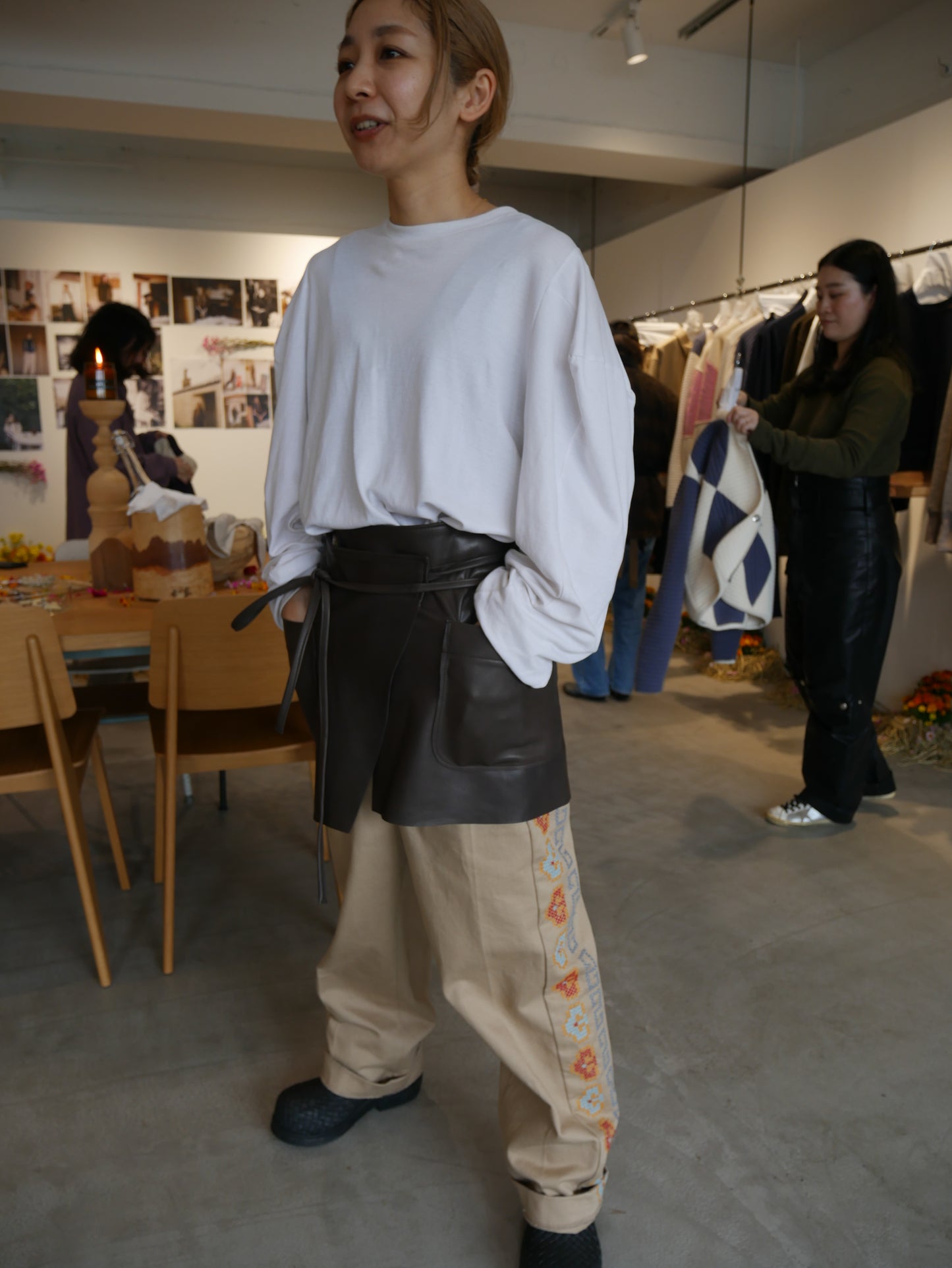 embroidery pants (black/beige)