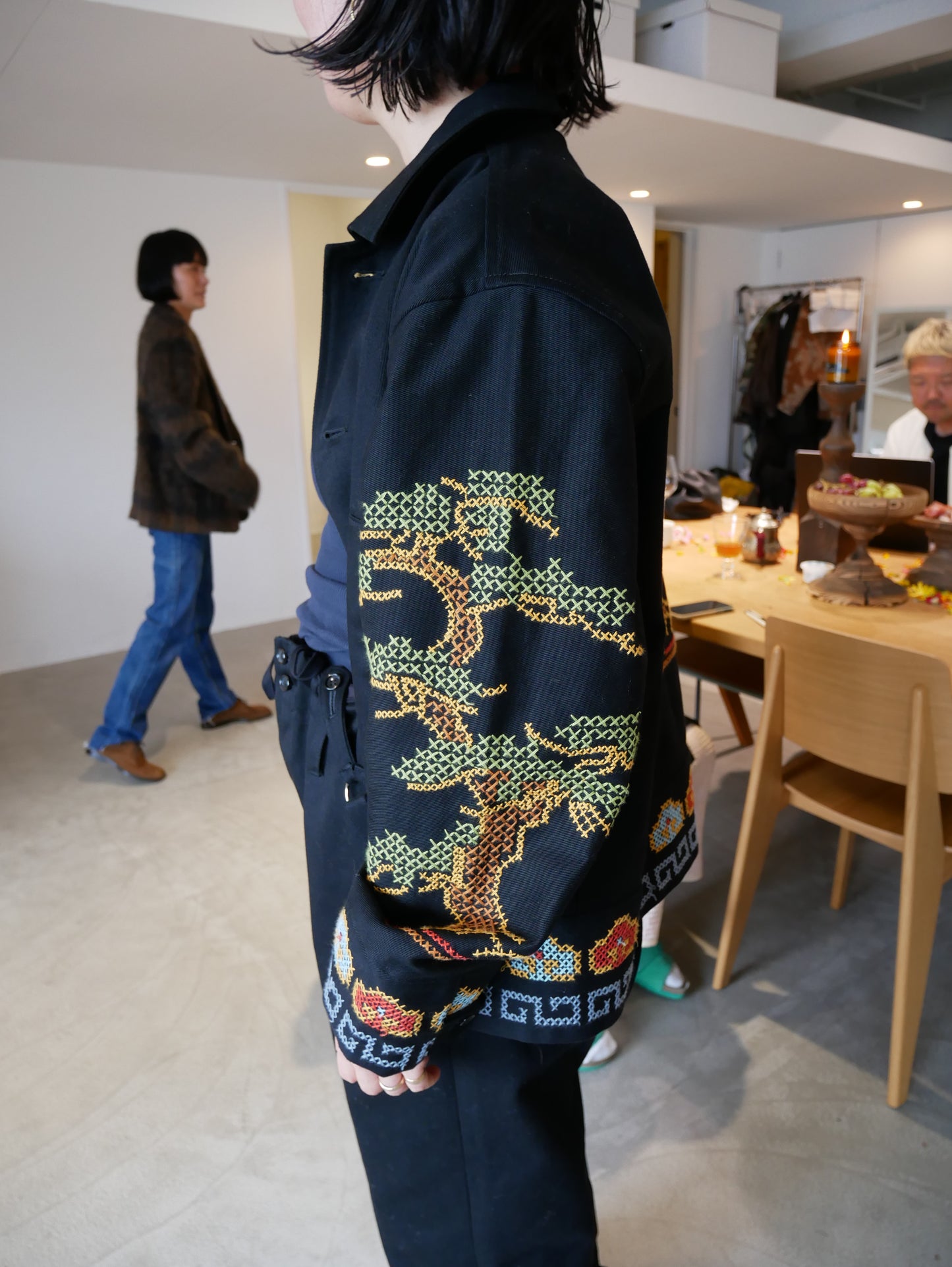 pine tree embroidery jacket (black/beige)