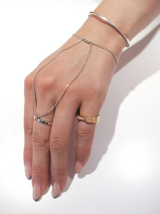 Hand Jewelry / Silver & onyx