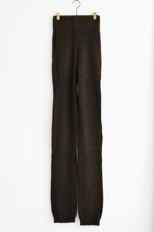 yak pants / brown